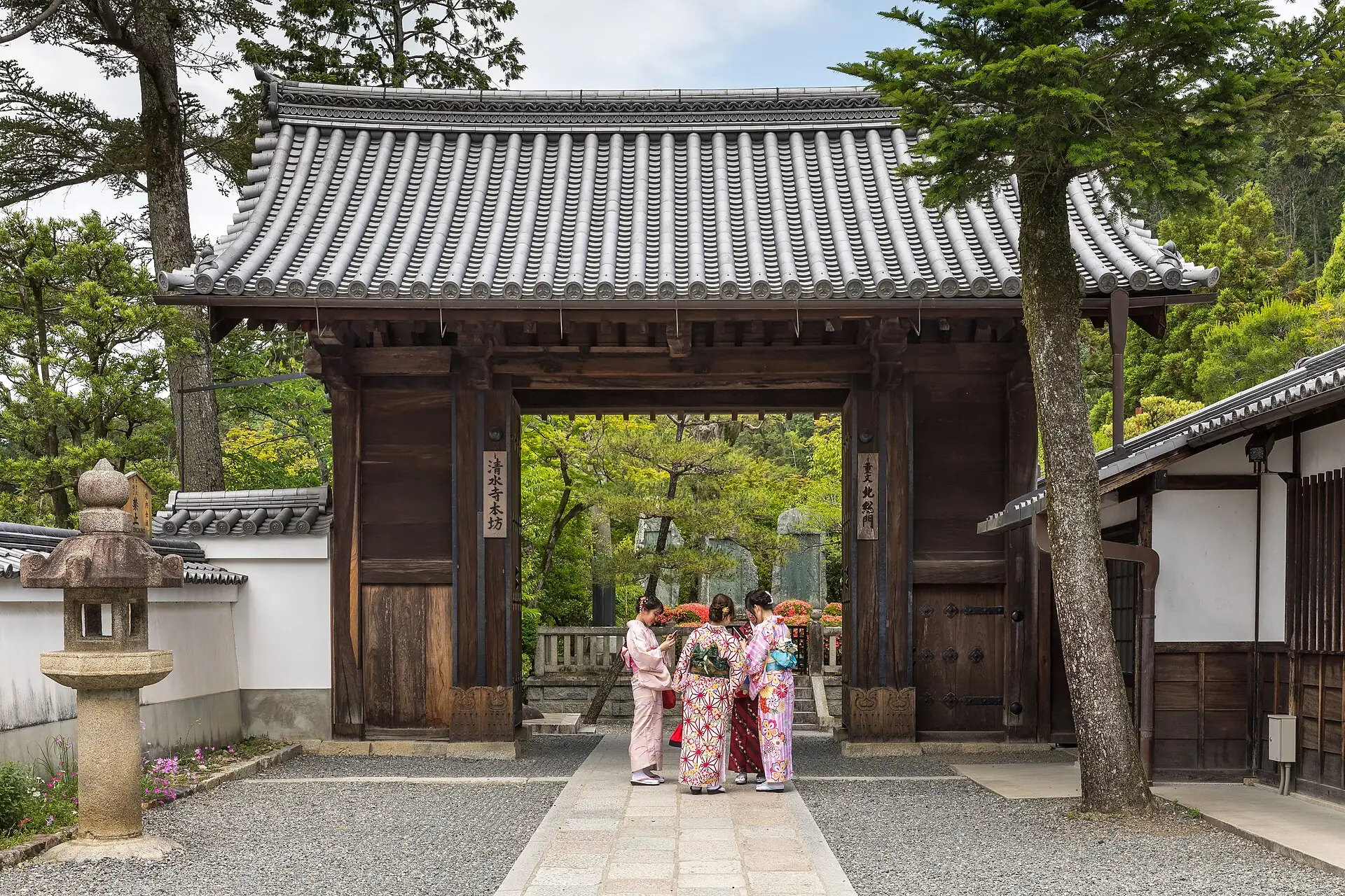 A temple gate at Kiyomizu-dera in Kyoto